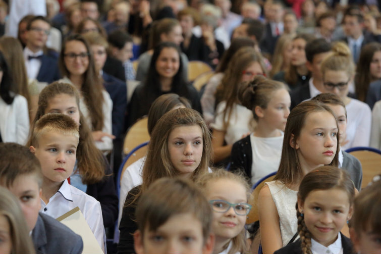 Co dalej szóstoklasisto? Najlepsi poradzą sobie bez problemu, słabszych - warto wspierać w uczciwy sposób.