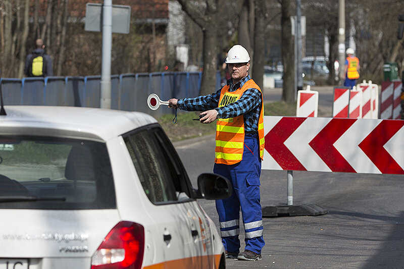 Kierowcy muszą się liczyć z utrudnieniami. Na remontowanym odcinku obowiązuje ruch wahadłowy