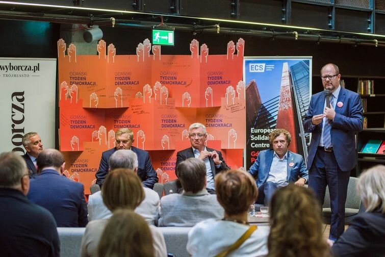 W zeszłym roku odbyła się już w ECS debata prezydentów miast. Na zdjęciu: prezydent Wałbrzycha Roman Szełemej, Białegostoku Tadeusz Truskolaski, prezydent Poznania Jacek Jaśkowiak oraz prezydenci Sopotu Jacek Karnowski i Gdańska Paweł Adamowicz