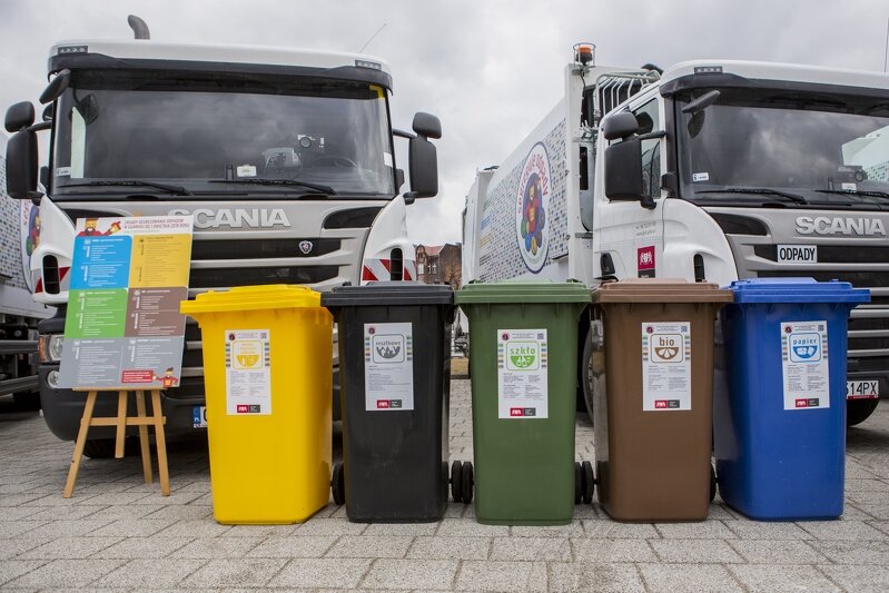 Od 1 kwietnia śmieci będziemy segregować już na pięć, a nie trzy frakcje