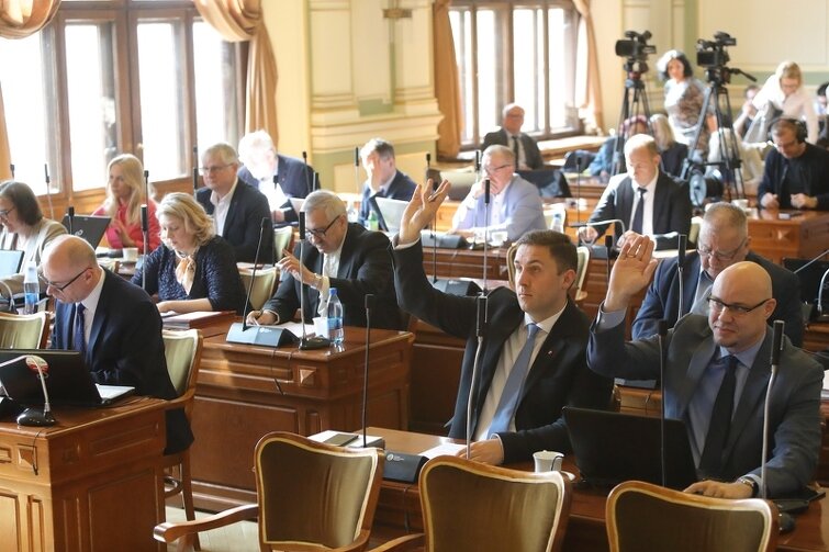 Na zdjęciu na pierwszym planie od lewej: Kazimierz Koralewski, Piotr Borawski i Wojciech Stybor