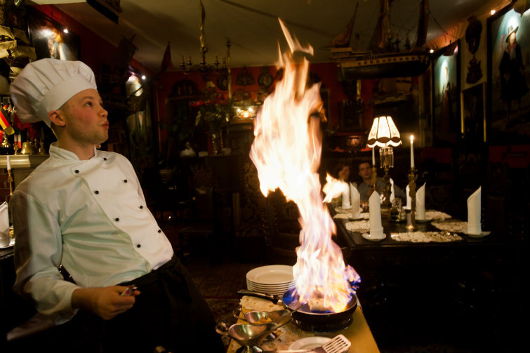 Tak popisywał się w 2013 r. szef kuchni Restauracji Gdańskiej