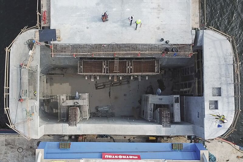 Wnętrze komory w przyczółku mostowym. To na nią nasunięte ma być przęsło