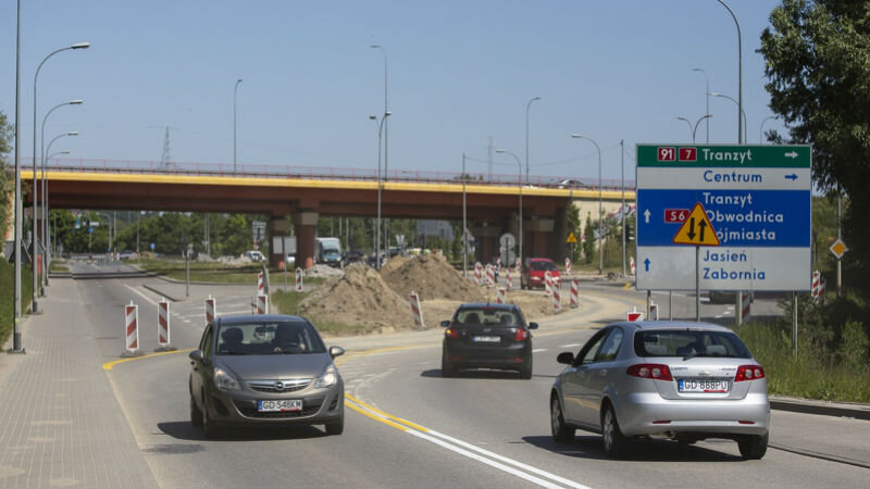 Maj 2018, skrzyżowanie ulic: Kartuska, Armii Krajowej i Jabłoniowa. Prace remontowe trwają