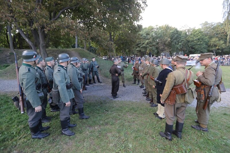 Westerplatte. Pokaz rekonstrukcyjny w rejonie placówki Fort