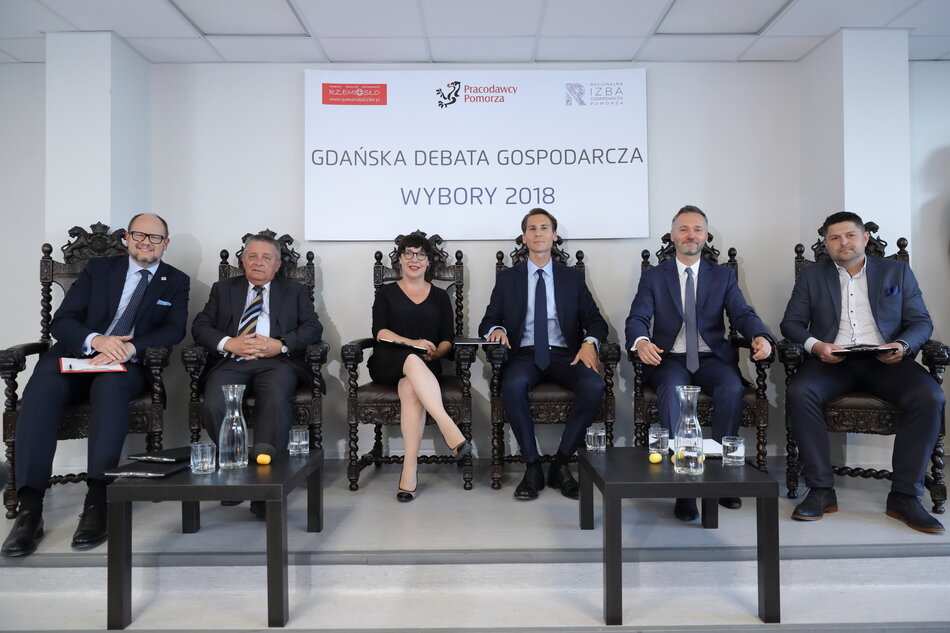 W czasie debaty. Od lewej: Paweł Adamowicz, Andrzej Ceynowa, Elżbieta Jachlewska, Kacper Płażyński, Jarosław Wałęsa, Jacek Hołubowski