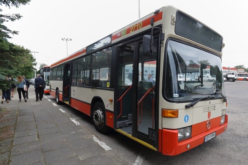 Autobusy o zmienionych rozkładach jazdy to 178 i 512
