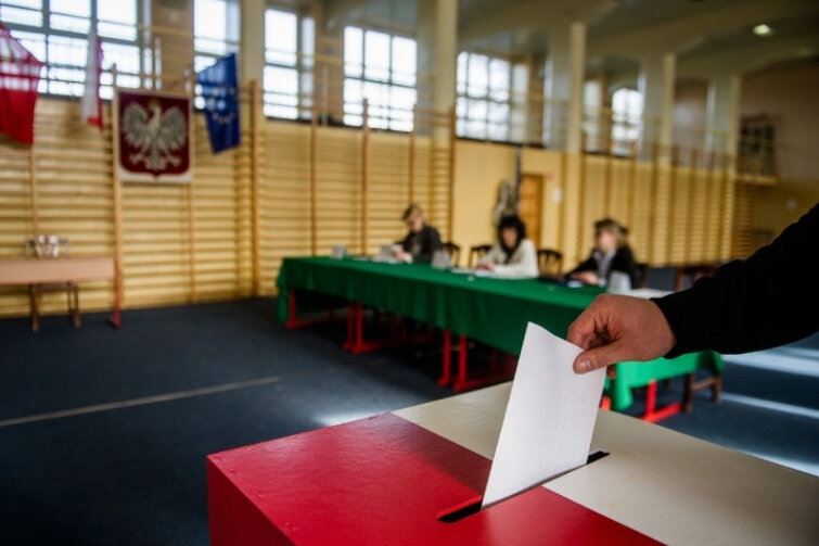 Gdańszczanie głosują w 199 obwodowych komisjach wyborczych 