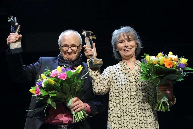 Linda Vilhjálmsdóttir z Islandii to laureatka ubiegłorocznej Nagrody Literackiej Miasta Gdańska Europejski Poeta Wolności. Na zdj. z tłumaczem Jackiem Godkiem 