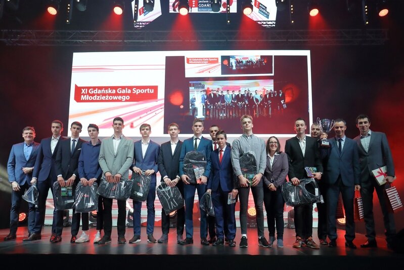 Nagrodzono kilkuset młodych sportowców i ich trenerów