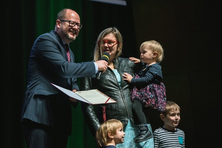 - Tak samo fakt, że mogłam wejść na scenę z małymi dziećmi było potwierdzeniem, że jest dla nas – matek z dziecmi –  miejsce w przestrzeni publicznej - mówi Ewa patyk, laureatka Gdańskiej Nagrody Równości 2018 (na zdj.)