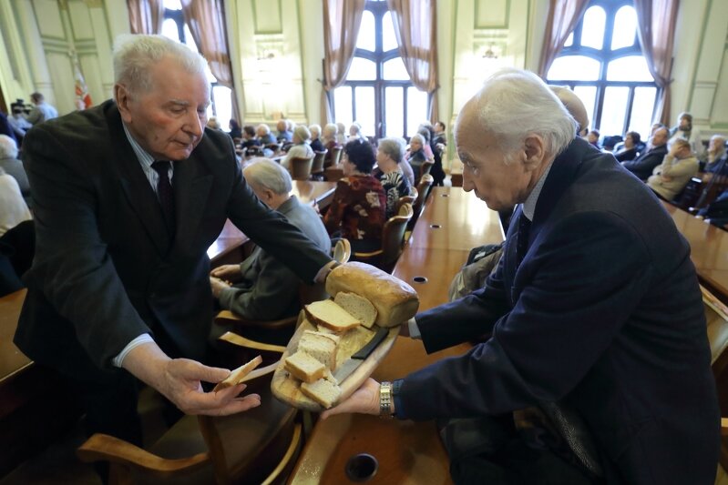 80. rocznica I Masowej Zsyłki Polaków Na Sybir. Nz. Uroczystość w Nowym Ratuszu