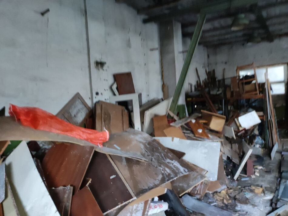 wnetrze_jednego_z_zajetych_budynkow_mat_gn