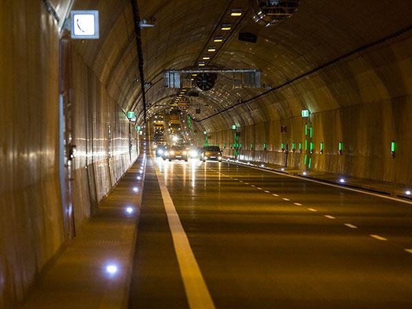 Tunel samochodowy pod Martwą Wisłą.