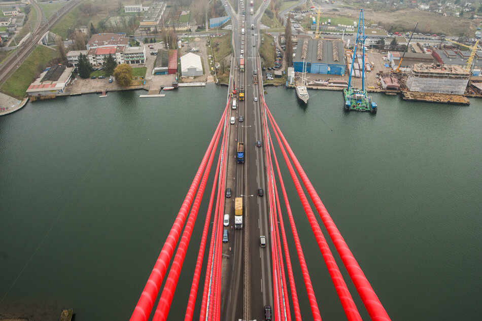 widok na wanty mostu, zdjęcie z perspektywy z góry na dół