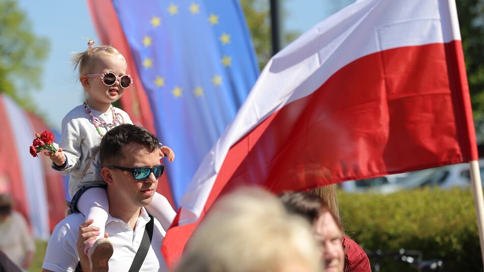 FlagaPolskaUE