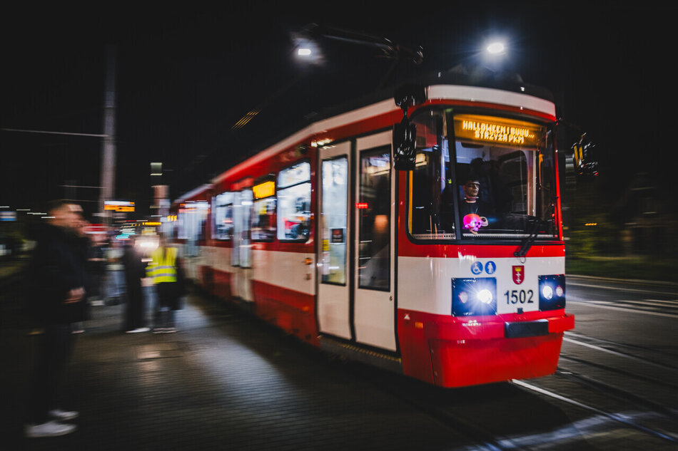 Halloweenowy_tramwaj_329660_1280px