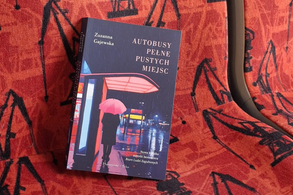 Książka „Autobusy pełne pustych miejsc”