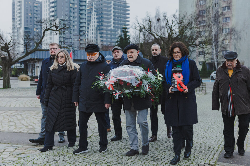 gcm-download-1920-20251216-walesa-sklada-kwiaty-6.0c368094