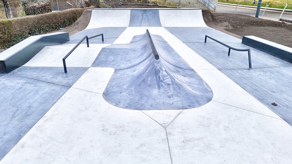 na zdjęciu nowy skatepark