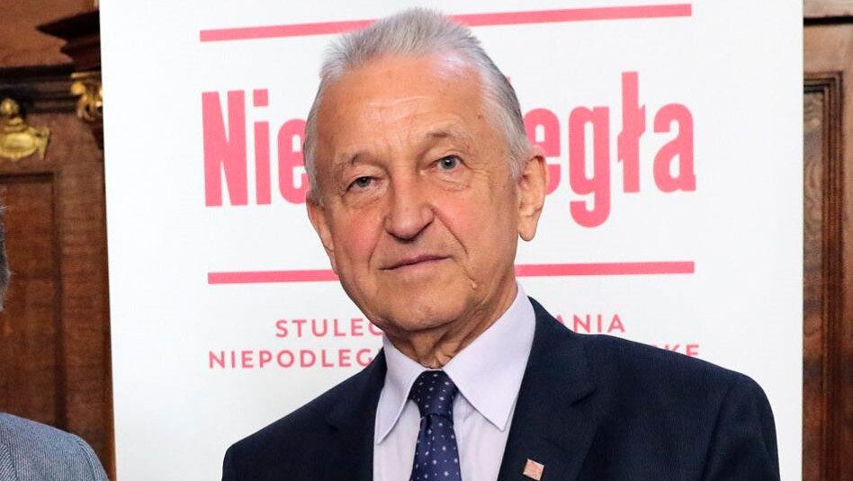 Zdjęcie mężczyzny lat około 75