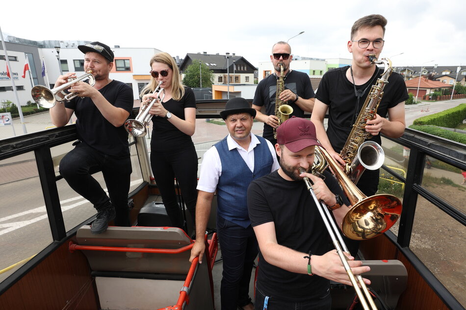 Mobilny Dom Kultury GAK na Kokoszkach.