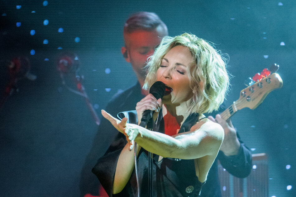 Koncert dla Babci i Dziadka – Anna Wyszkoni akustycznie