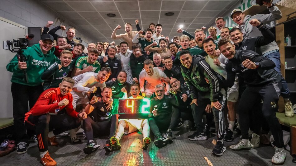 LechiaKoronaSzatnia1