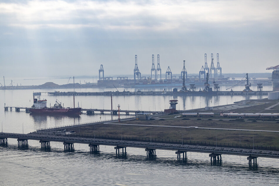 gcm-download-1920-20260415-briefing-port-raport-pwc-003.9c34d49e