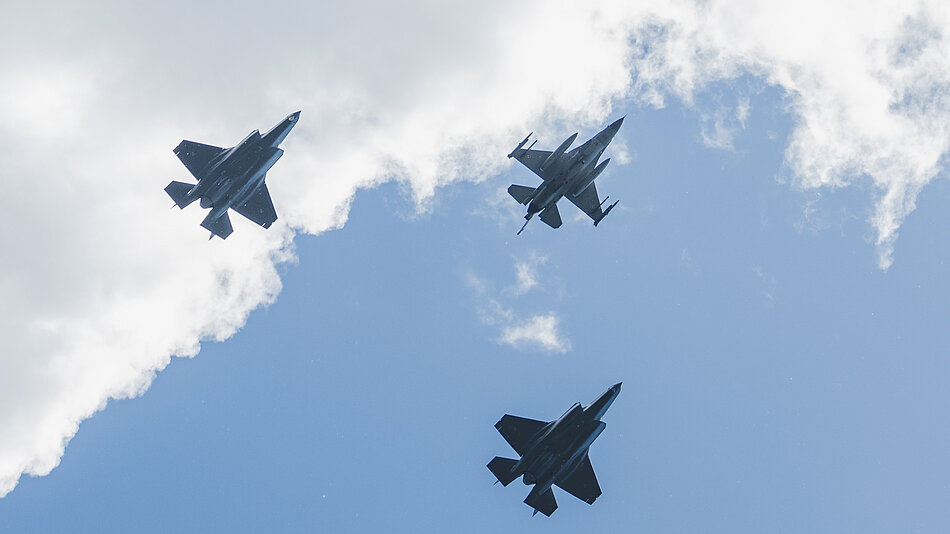 F35okOK
