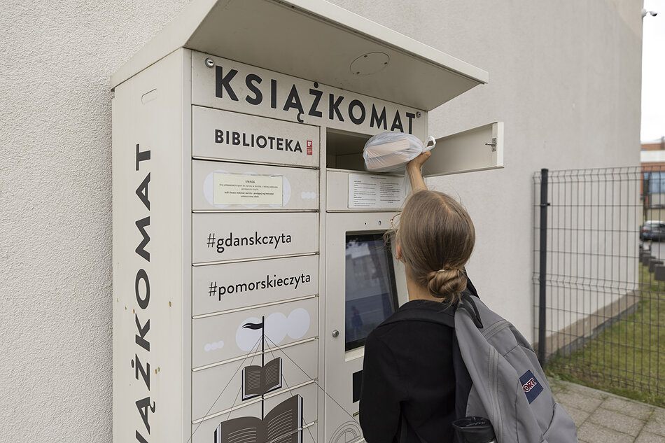 Książkomat przy Targu Rakowym