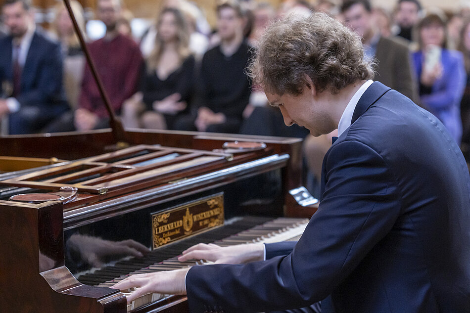 Spotkanie z pianistą Piotrem Pawlakiem