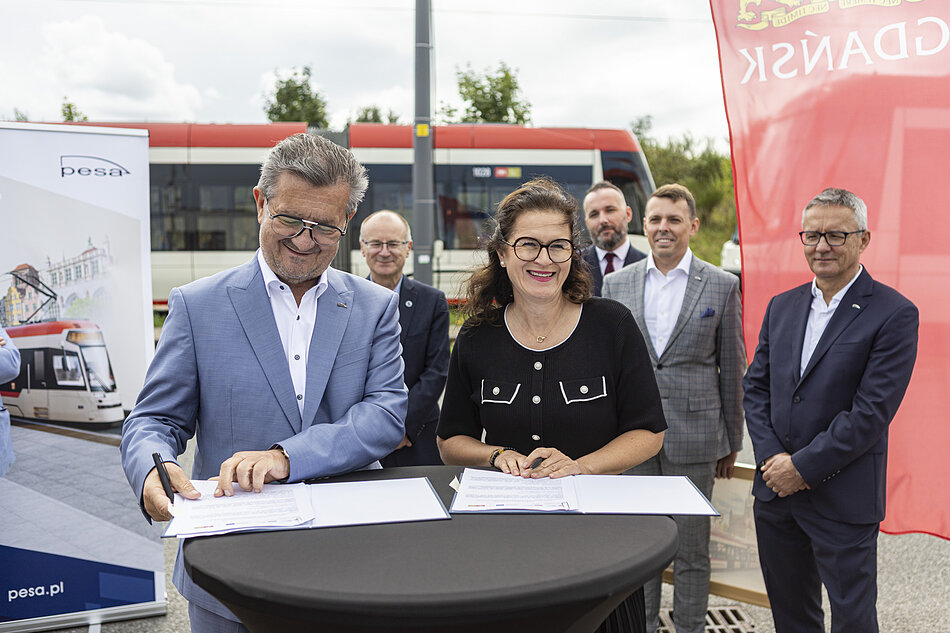 Umowa na dostawę nowych tramwajów podpisana