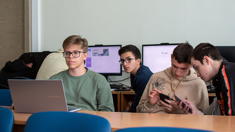 Ruszyly-zapisy-do-kolejnej-edycji-programow-Projekt-z-ZUS-i-Lekcji-z-ZUS
