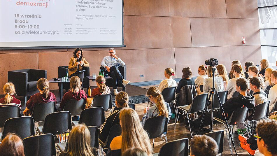 Lekcje edukacji medialnej. Uzależnienia cyfrowe, przemoc i bezpieczeństwo sieci