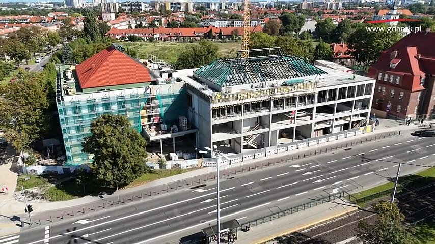 Wrzeszcz Dolny. Niecki basenowe zamontowane