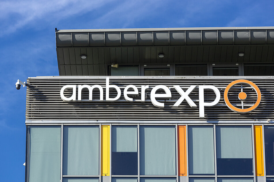 Hale targowe Amberexpo. Zdjęcie budynku i 