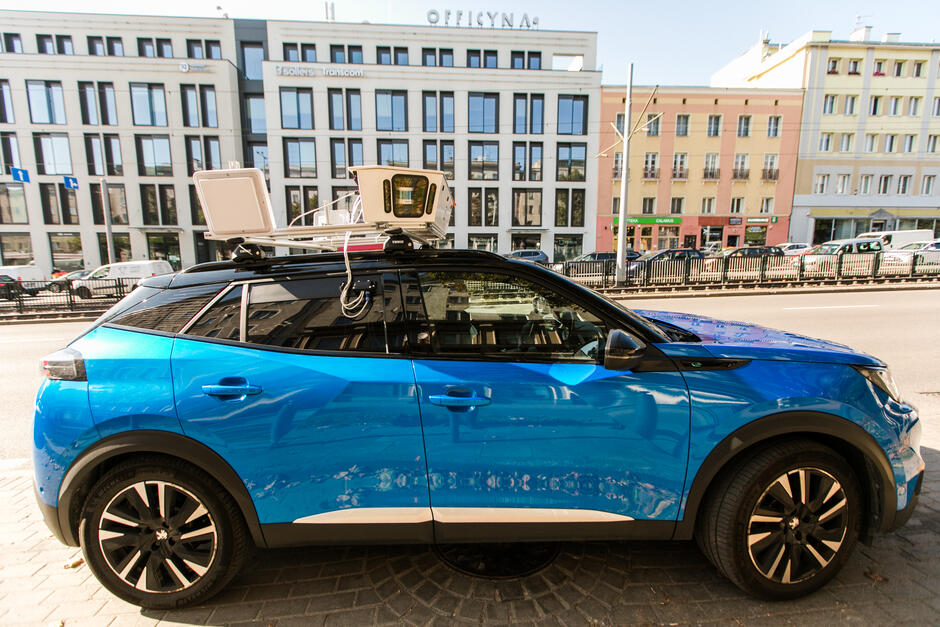 Jesienią 2021 roku ruszyła w Gdańsku mobilna kontrola opłat w obszarze płatnego parkowania z użyciem pojazdu skanującego