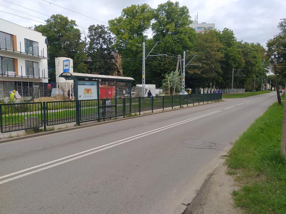Na zdjęciu widoczny jest odcinek ul. Gdańskiej, na której ułożona zostanie nowa nakładka bitumiczna
