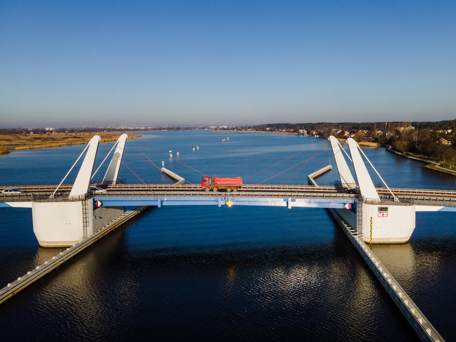 Most im. 100-lecia Odzyskania Niepodległości w Sobieszewie