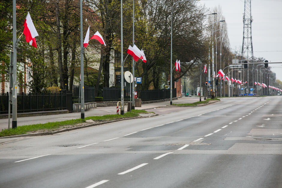 Gdańsk ozdobi blisko 1750 flag narodowych.