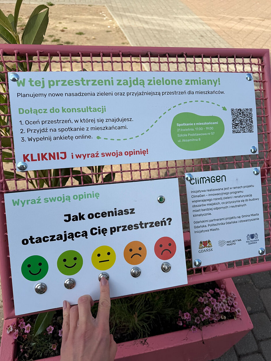 Na zdjęciu widoczny jest kliker, gdzie można wybrać poziom zadowolenia z jakości przestrzeni publicznej