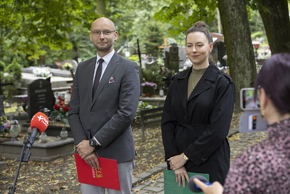 O zmianie modelu zarządzania cmentarzami komunalnymi w Gdańsku opowiedzieli Barbara Tusk-Krajewska, Dyrektorka Gdańskiego Zarządu Zieleni oraz Piotr Kryszewski, Dyrektor Zarządzający ds. Zielonego Gdańska
