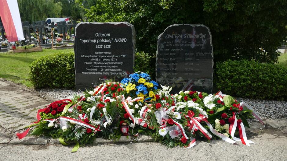 pomnik ofiar NKWD.JPG