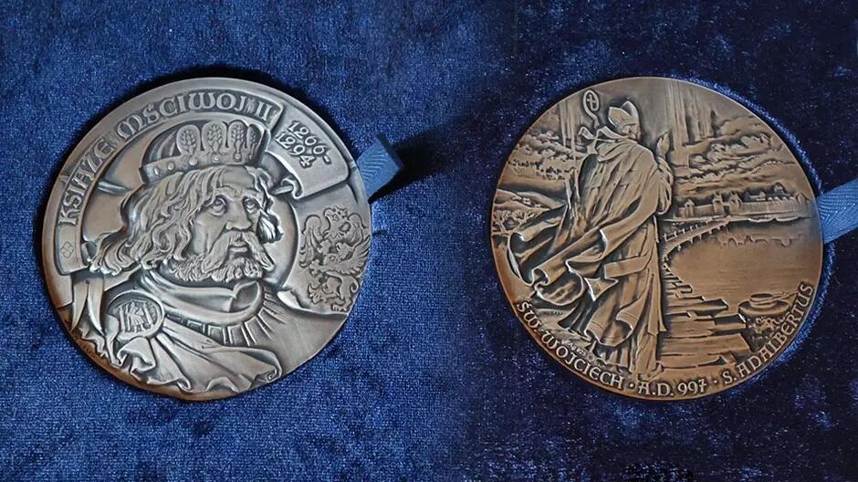 medale św. Wojciecha i Mściwoja II