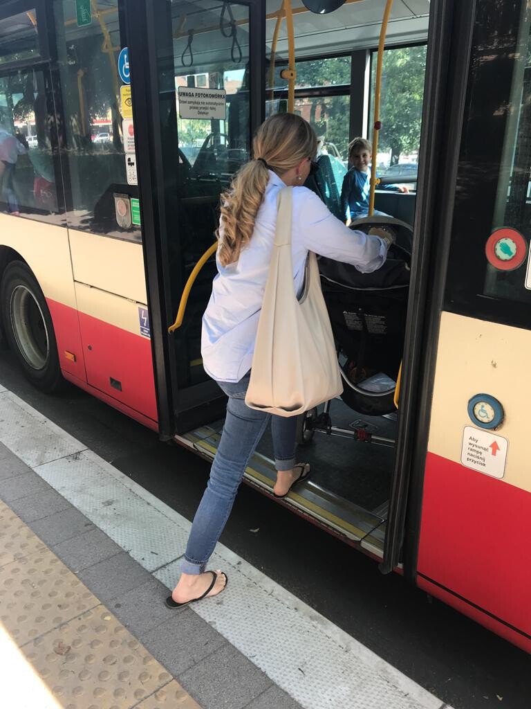 wózek w autobusie 2