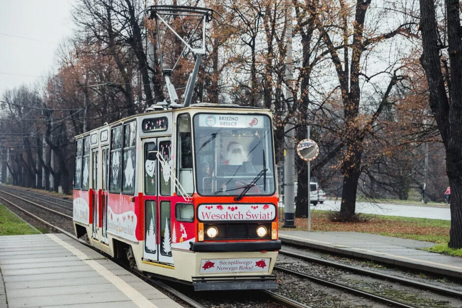 mikołajkowy tramwaj fot.D.Paszliński
