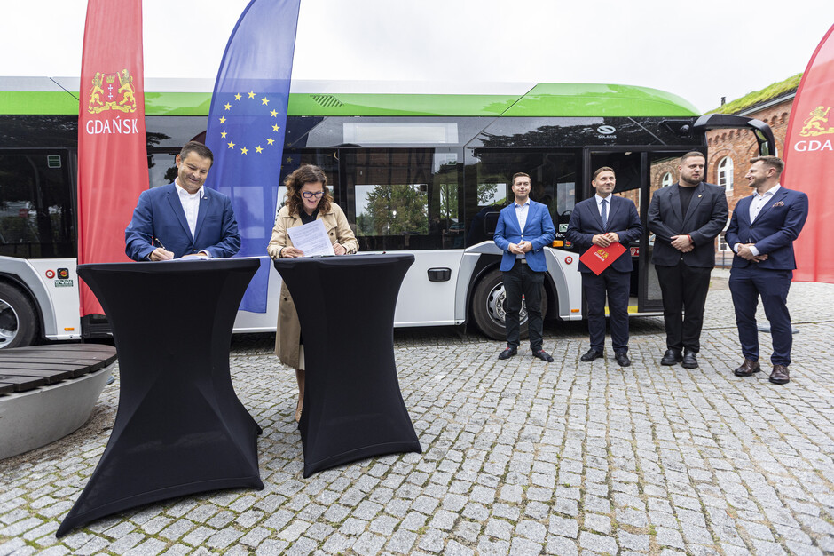 gcm_download_2500_20250911_solaris_autobus_umowa_024_68c2bca7c7336
